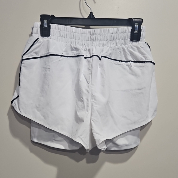Bandier White Layered Athletic Running Shorts Small NWT - Picture 3 of 7